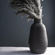 JARRÓN DE TERRACOTA NEGRA BOTELLA