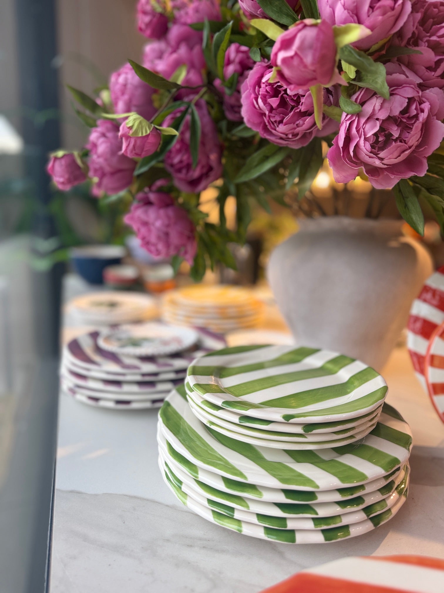 PLATOS WILLOW TABLE