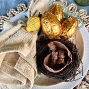 HUEVO DORADO CON TRES CONEJITOS