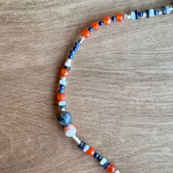 COLLAR NARCISO CORTO AZUL/NARANJO