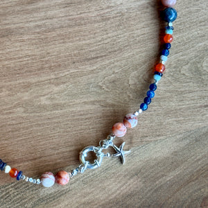 COLLAR NARCISO CORTO AZUL/NARANJO