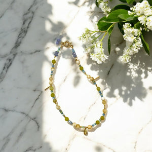 COLLAR NARCISO CORTO VERDE AGUA