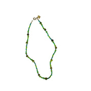 COLLAR NARCISO CORTO VERDE HOJA
