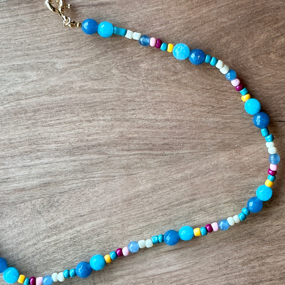 COLLAR NARCISO LARGO CELESTE MULTICOLOR