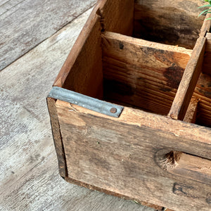 CAJA CCU ANTIGUA PARA BOTELLAS