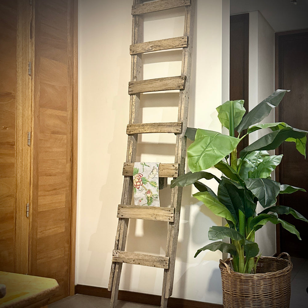 ESCALERA CARPINTERO ANTIGUA