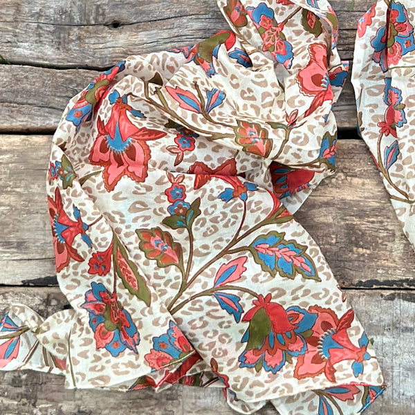 PAÑUELO LARGO DE ALGODÓN  FLEURS MARRON CLAIR