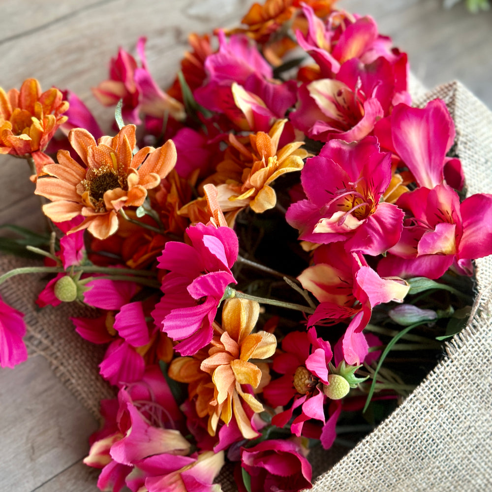 RAMO DE FLORES ASTROMELIAS Y CRISANTEMOS