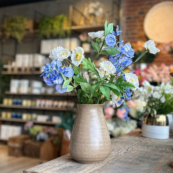 ARREGLO FLOR DE LA PLUMA AZUL